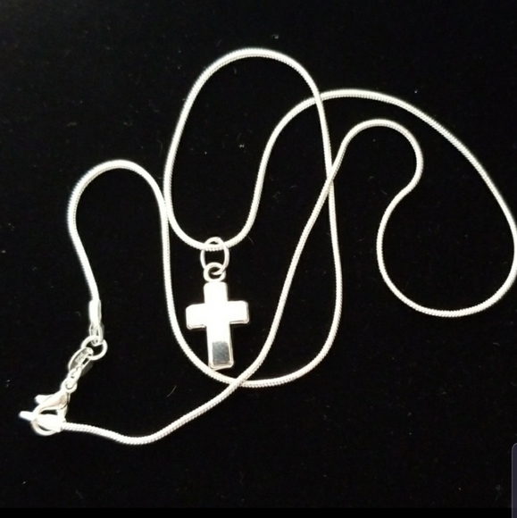 Dainty Chunky Silver Cross .925 Sterling Silver Necklace - Picture 2 of 2